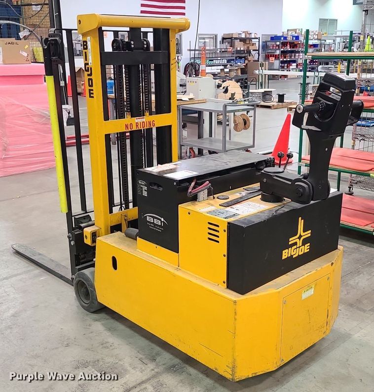 image for item MX9673 Big Joe PDC-30-106  forklift