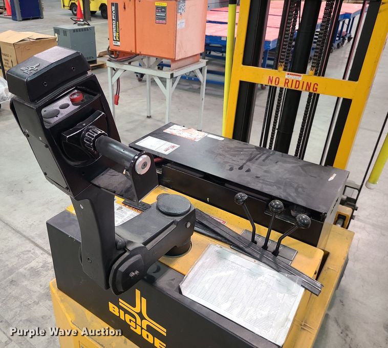 image for item MX9673 Big Joe PDC-30-106  forklift