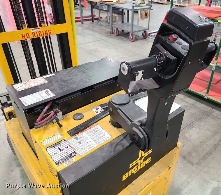 image for item MX9673 Big Joe PDC-30-106  forklift