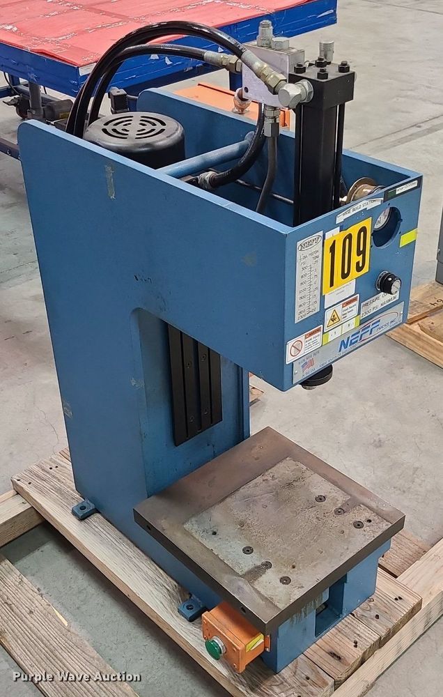 image for item MX9677 Neff  hydraulic press