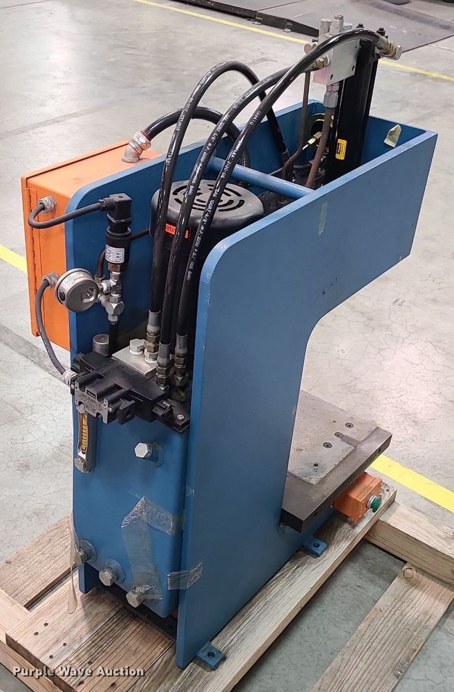 image for item MX9677 Neff  hydraulic press