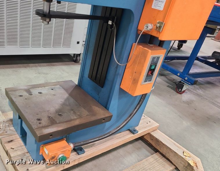 image for item MX9677 Neff  hydraulic press