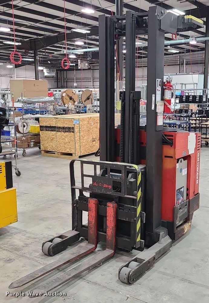 image for item MX9680 Raymond EASI  forklift