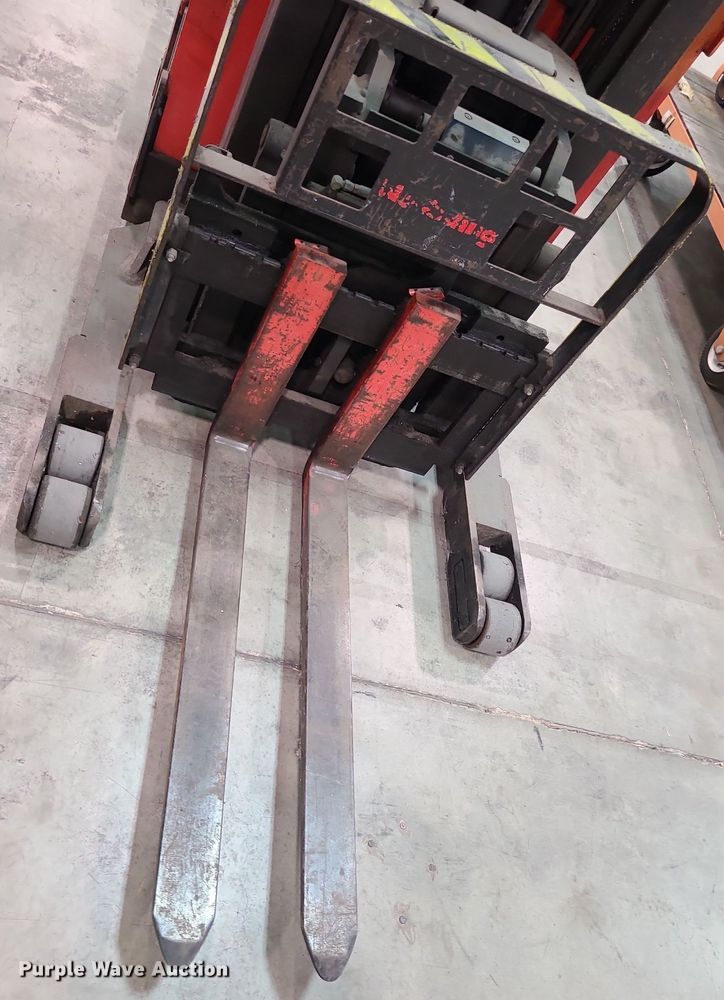 image for item MX9680 Raymond EASI  forklift