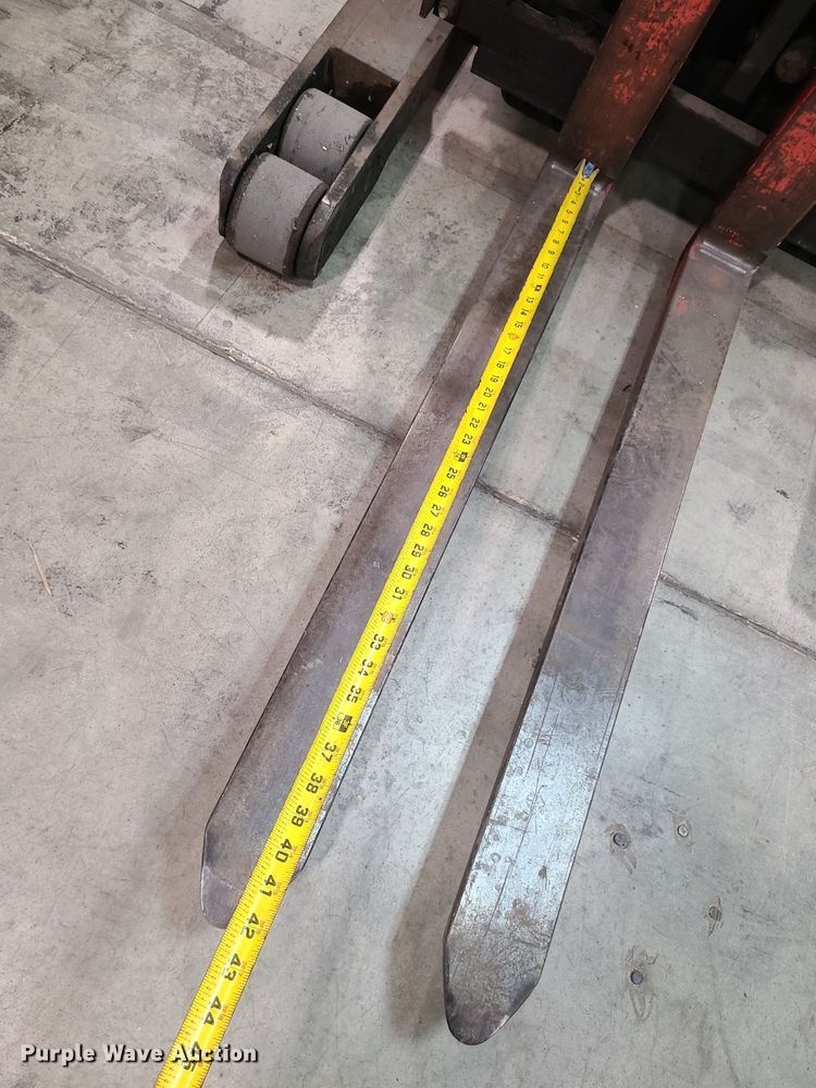 image for item MX9680 Raymond EASI  forklift