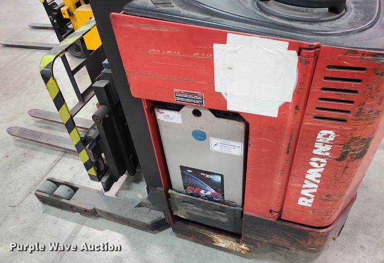 image for item MX9680 Raymond EASI  forklift