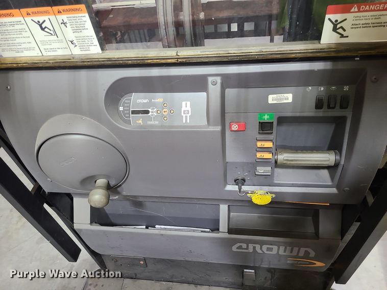 image for item MX9682 Crown SP3505-30  order picker