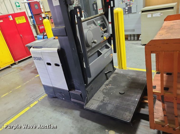 image for item MX9682 Crown SP3505-30  order picker