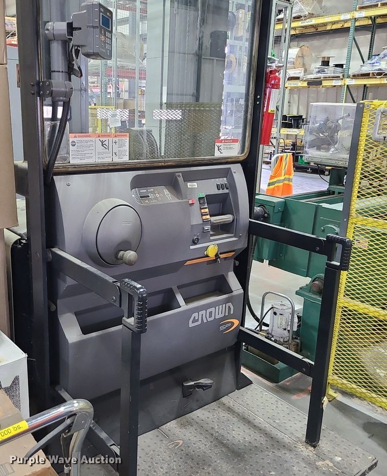 image for item MX9683 Crown SP3505-30  order picker