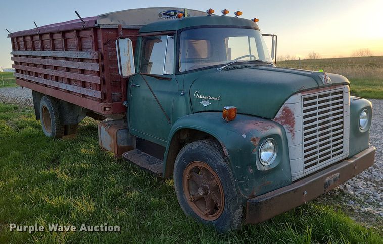 image for item MX9699 1968 International 1600  grain truck