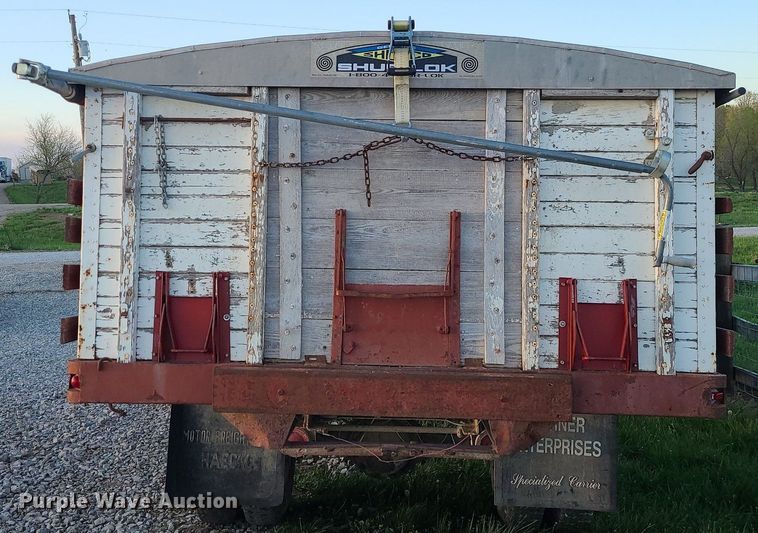 image for item MX9699 1968 International 1600  grain truck