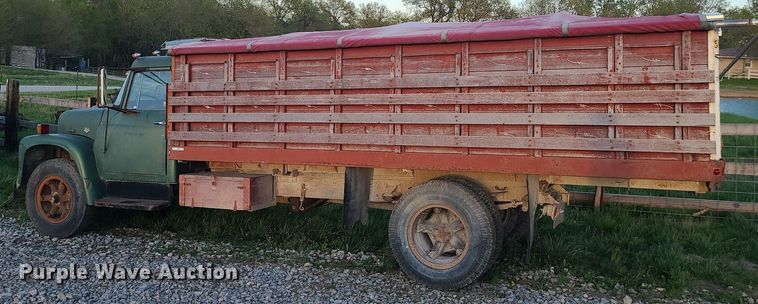 image for item MX9699 1968 International 1600  grain truck