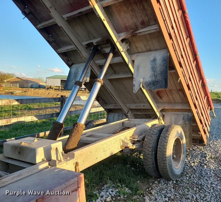 image for item MX9699 1968 International 1600  grain truck