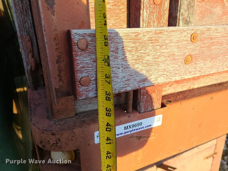 image for item MX9699 1968 International 1600  grain truck