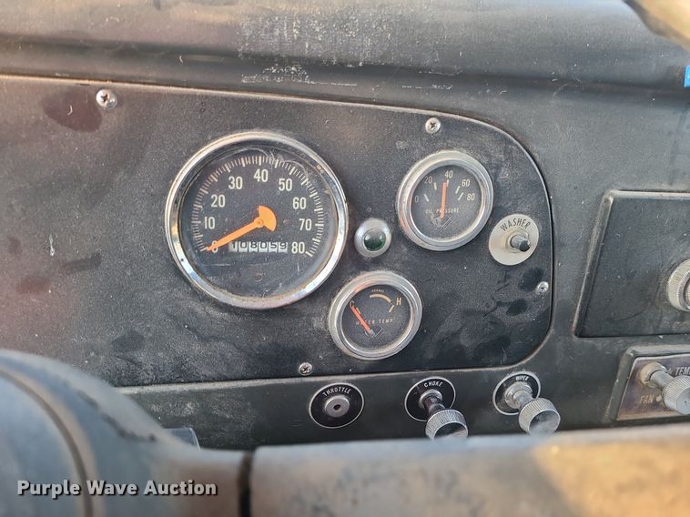 image for item MX9699 1968 International 1600  grain truck