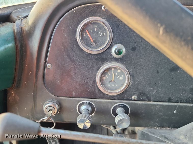 image for item MX9699 1968 International 1600  grain truck