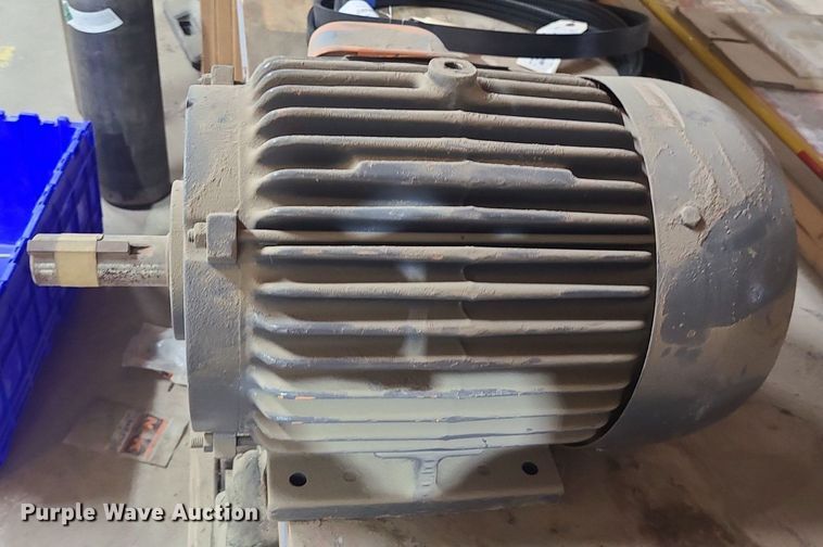 image for item MX9727 Toshiba B104FLF2USW  electric motor