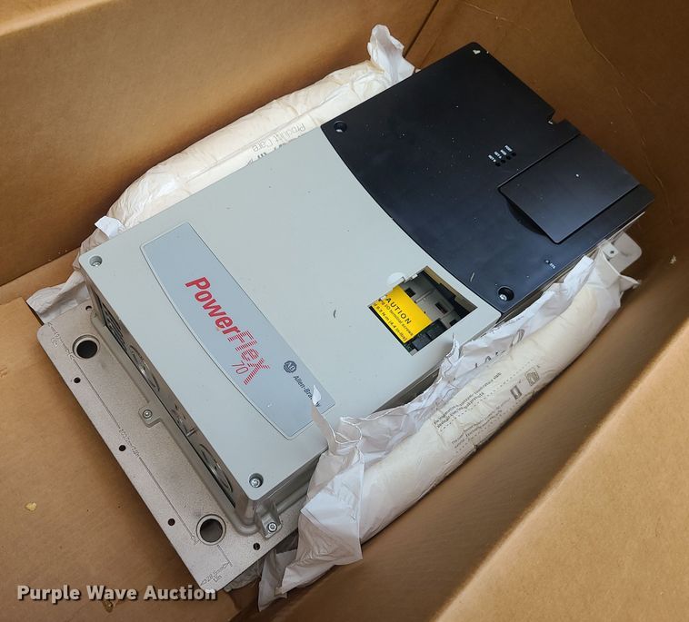 image for item MX9758 Allen Bradley Powerflex 70  AC drive
