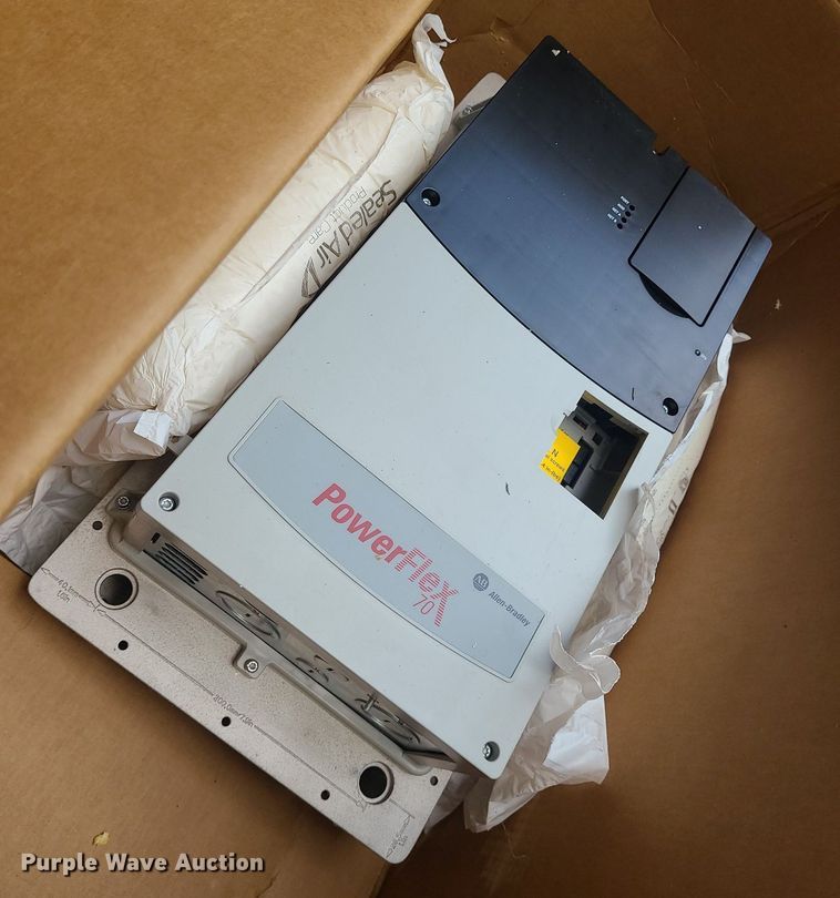 image for item MX9758 Allen Bradley Powerflex 70  AC drive
