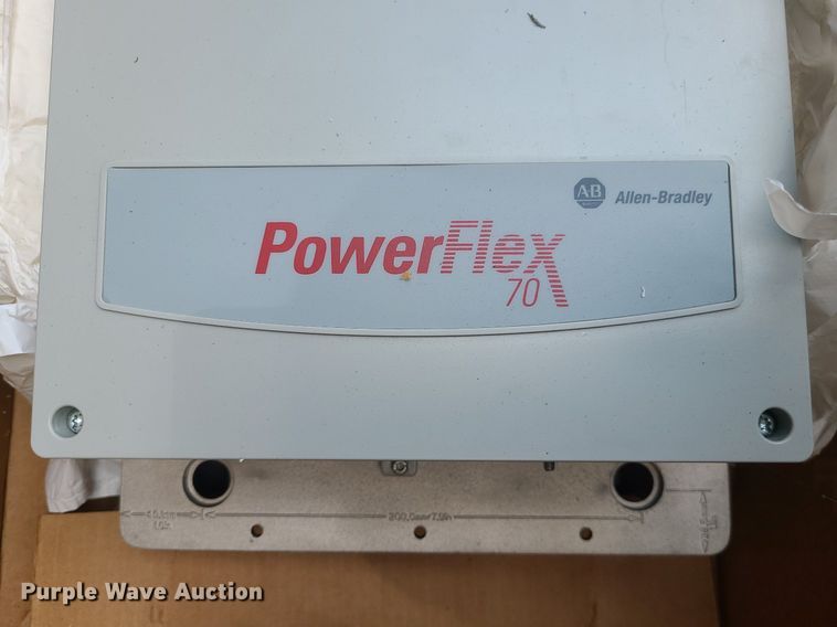 image for item MX9758 Allen Bradley Powerflex 70  AC drive