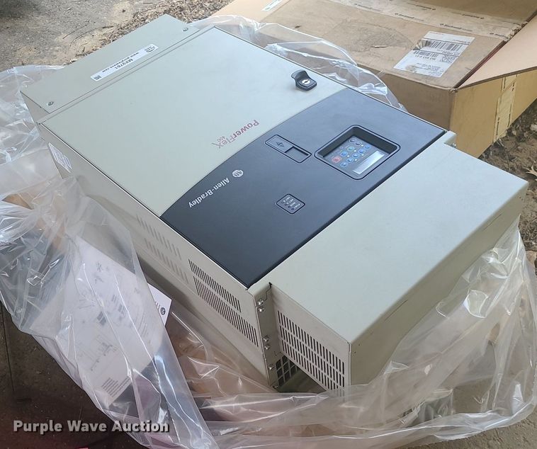 image for item MX9761 Allen Bradley Powerflex 400  AC drive