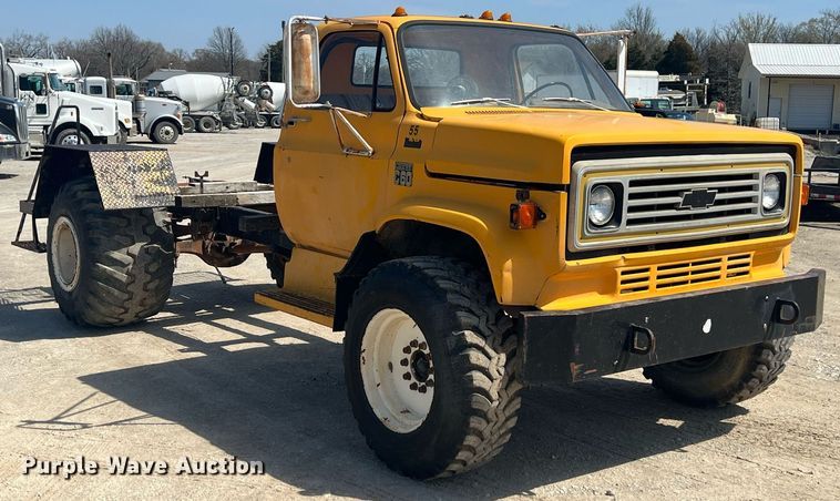 image for item MY9582 1978 Chevrolet C60  truck cab and chassis