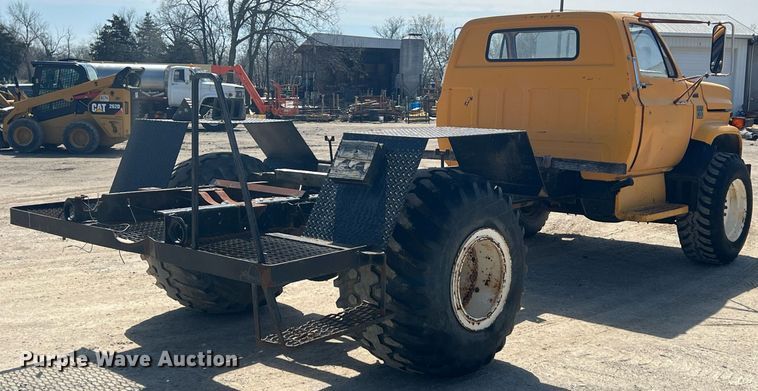 image for item MY9582 1978 Chevrolet C60  truck cab and chassis