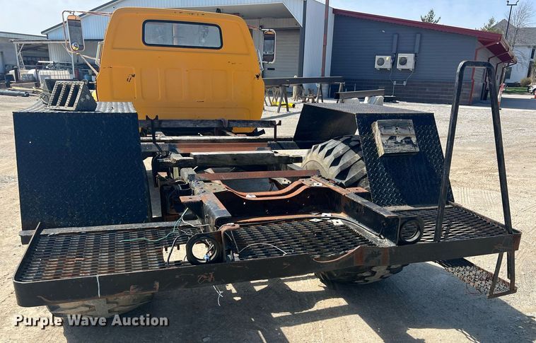 image for item MY9582 1978 Chevrolet C60  truck cab and chassis