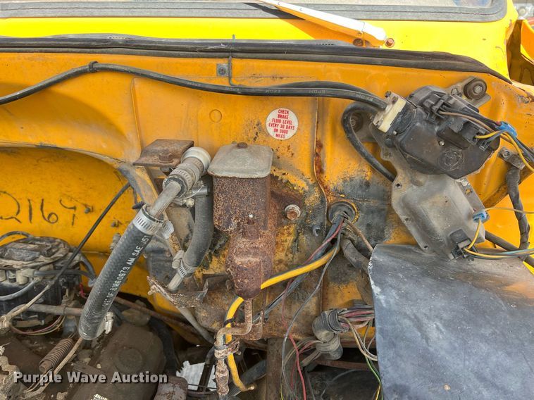 image for item MY9582 1978 Chevrolet C60  truck cab and chassis