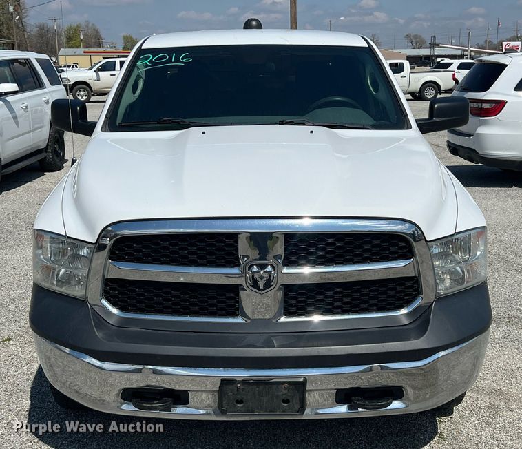 image for item MY9590 2016 Dodge Ram 1500  Crew Cab pickup truck