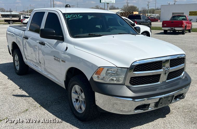 image for item MY9590 2016 Dodge Ram 1500  Crew Cab pickup truck