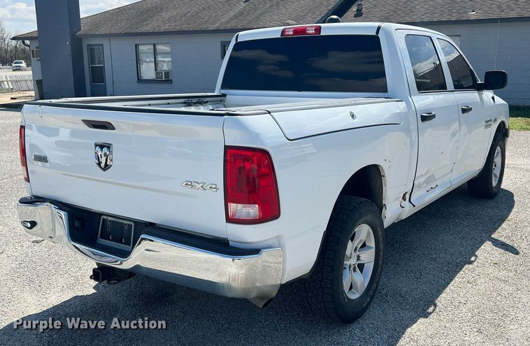 image for item MY9590 2016 Dodge Ram 1500  Crew Cab pickup truck