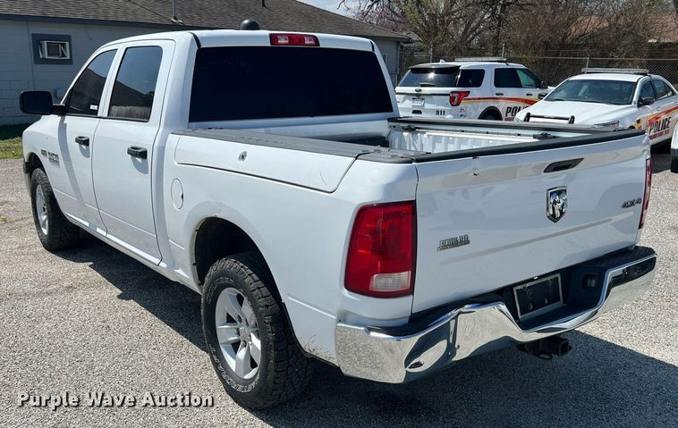 image for item MY9590 2016 Dodge Ram 1500  Crew Cab pickup truck