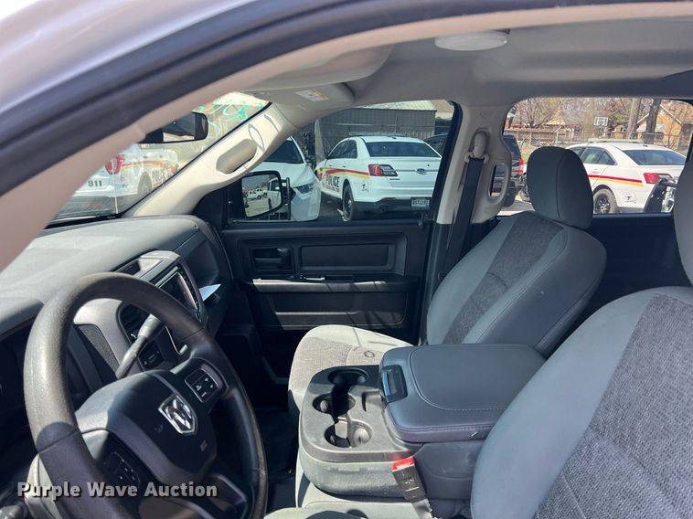 image for item MY9590 2016 Dodge Ram 1500  Crew Cab pickup truck