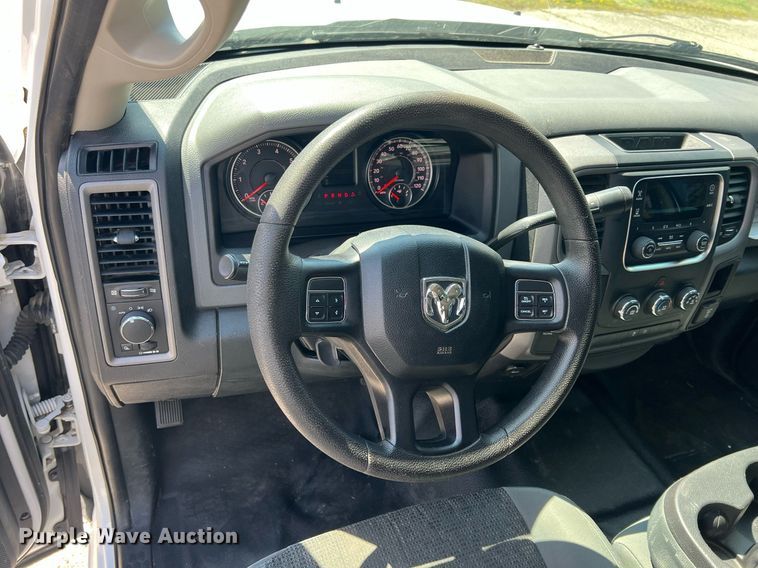 image for item MY9590 2016 Dodge Ram 1500  Crew Cab pickup truck