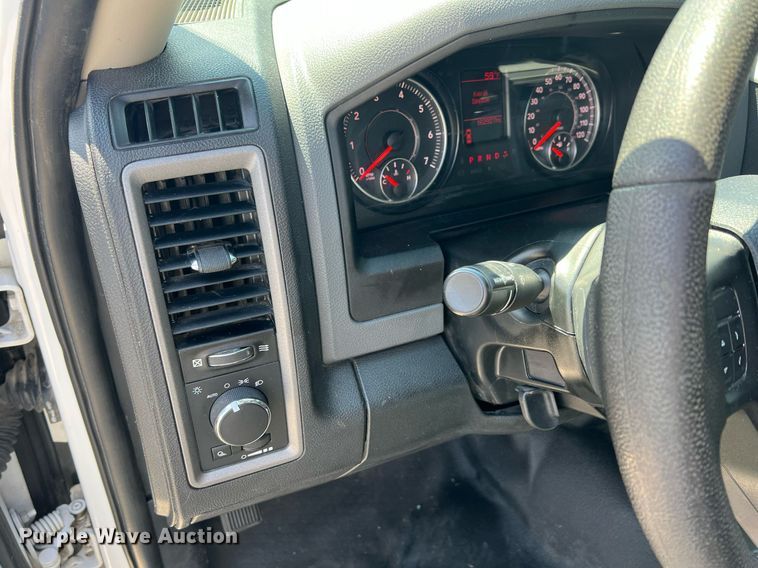 image for item MY9590 2016 Dodge Ram 1500  Crew Cab pickup truck