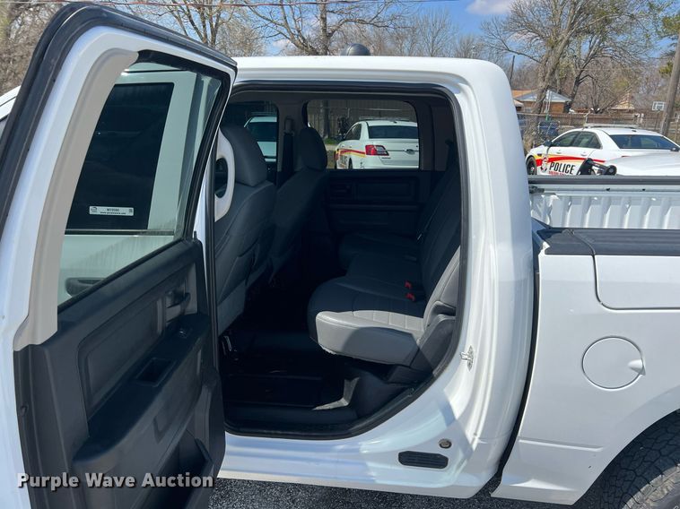 image for item MY9590 2016 Dodge Ram 1500  Crew Cab pickup truck