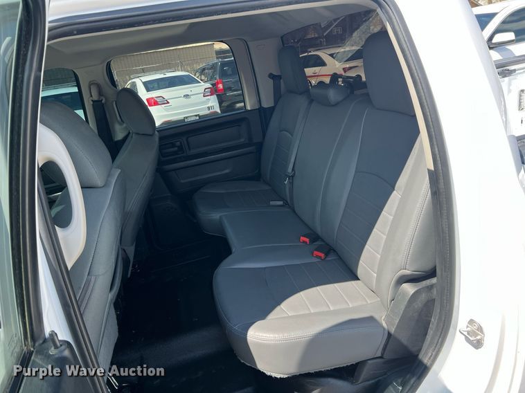 image for item MY9590 2016 Dodge Ram 1500  Crew Cab pickup truck