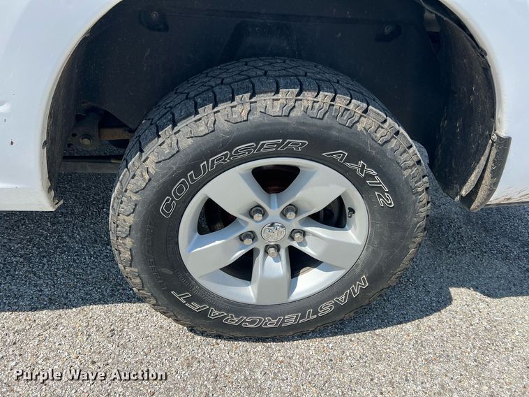 image for item MY9590 2016 Dodge Ram 1500  Crew Cab pickup truck