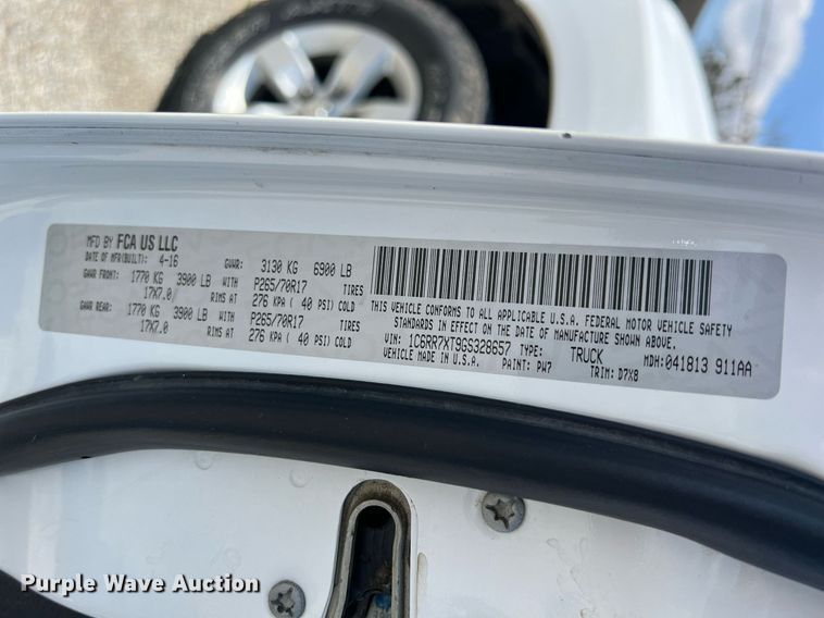 image for item MY9590 2016 Dodge Ram 1500  Crew Cab pickup truck