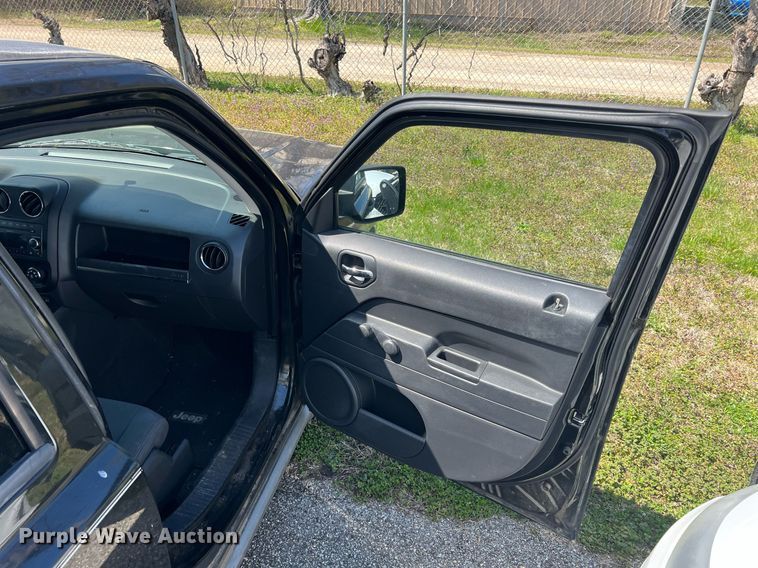 image for item MY9592 2010 Jeep Patriot  SUV