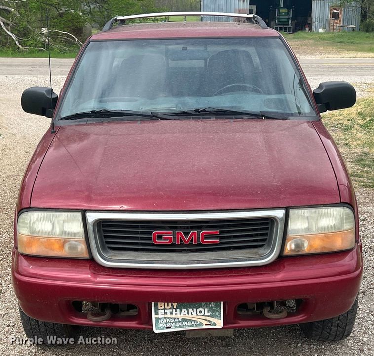 image for item MY9767 2003 GMC Sonoma  Crew Cab pickup truck