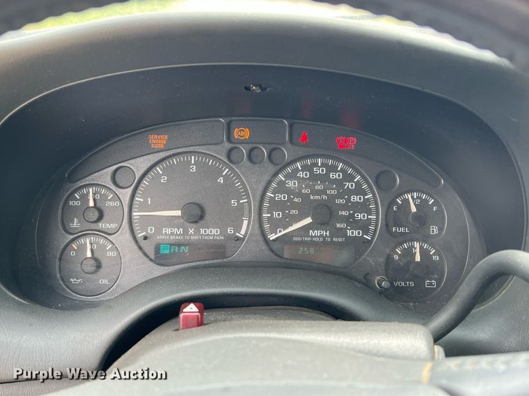 image for item MY9767 2003 GMC Sonoma  Crew Cab pickup truck