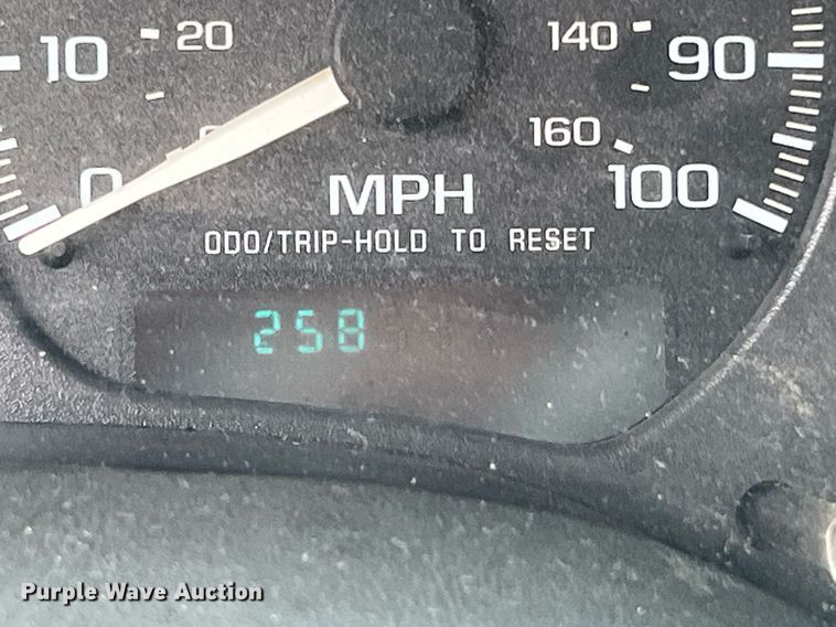 image for item MY9767 2003 GMC Sonoma  Crew Cab pickup truck