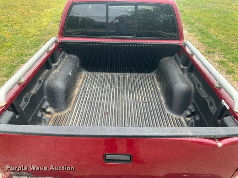 image for item MY9767 2003 GMC Sonoma  Crew Cab pickup truck