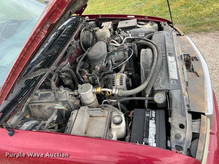 image for item MY9767 2003 GMC Sonoma  Crew Cab pickup truck