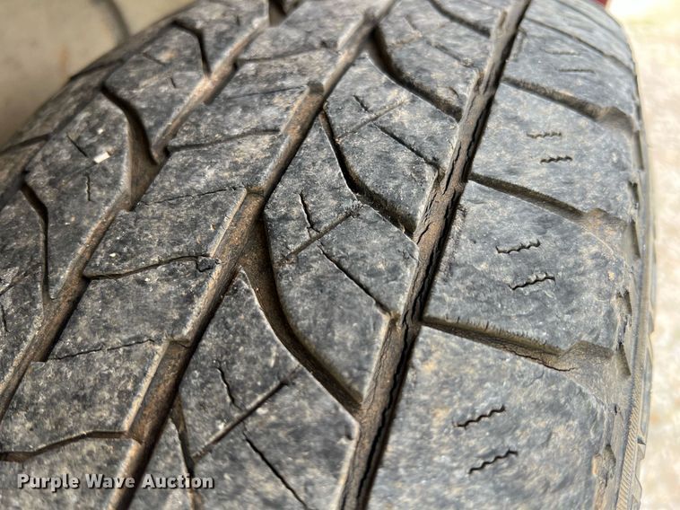 image for item MY9767 2003 GMC Sonoma  Crew Cab pickup truck