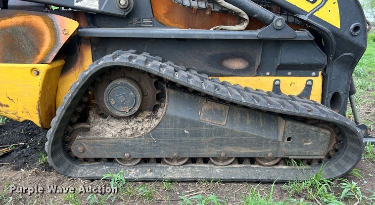 image for item MY9768 2012 New Holland C238  skid steer loader