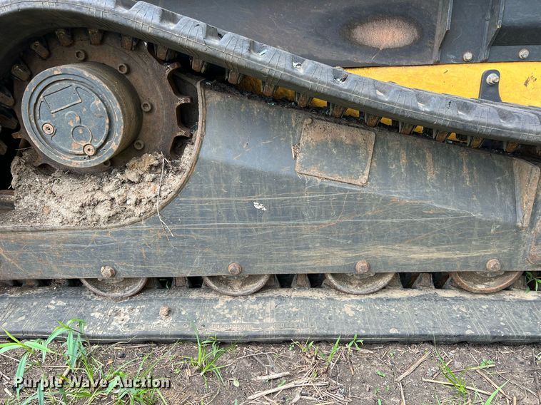 image for item MY9768 2012 New Holland C238  skid steer loader