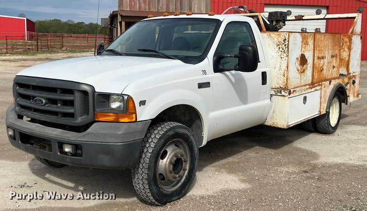 image for item MY9785 1999 Ford F550 Super Duty  utility / service truck